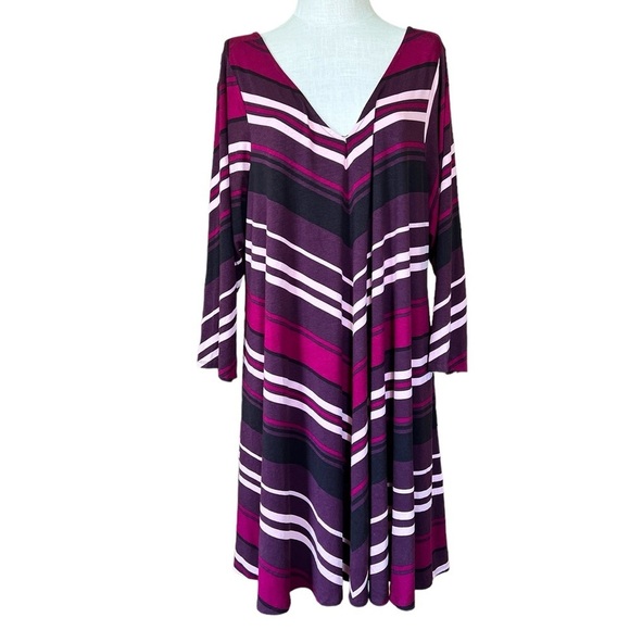 NWT Torrid 4 4X Burgundy Stripe Jersey Mini Trapeze Dress - Picture 3 of 10